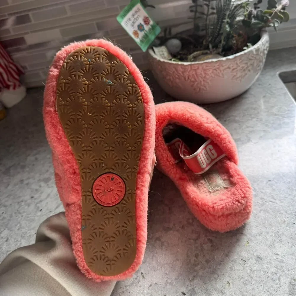UGG Fluff Yeah slippers